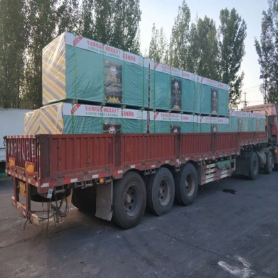 石膏板裝車現(xiàn)場